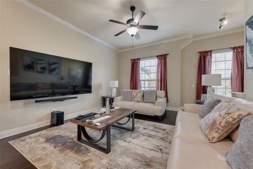 5007 Venecia Way, Grand Prairie, TX, 75052-0932 | Card Image