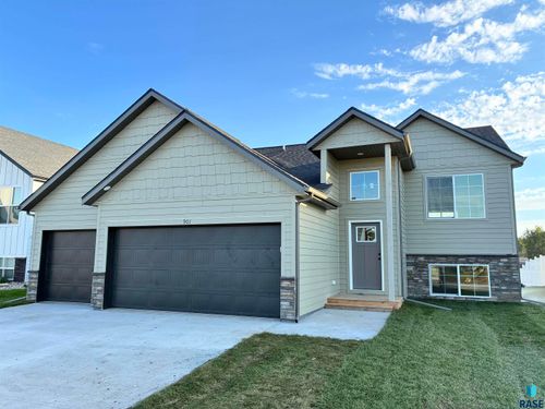 901 Estate St Street, Harrisburg, SD, 57032 | Card Image