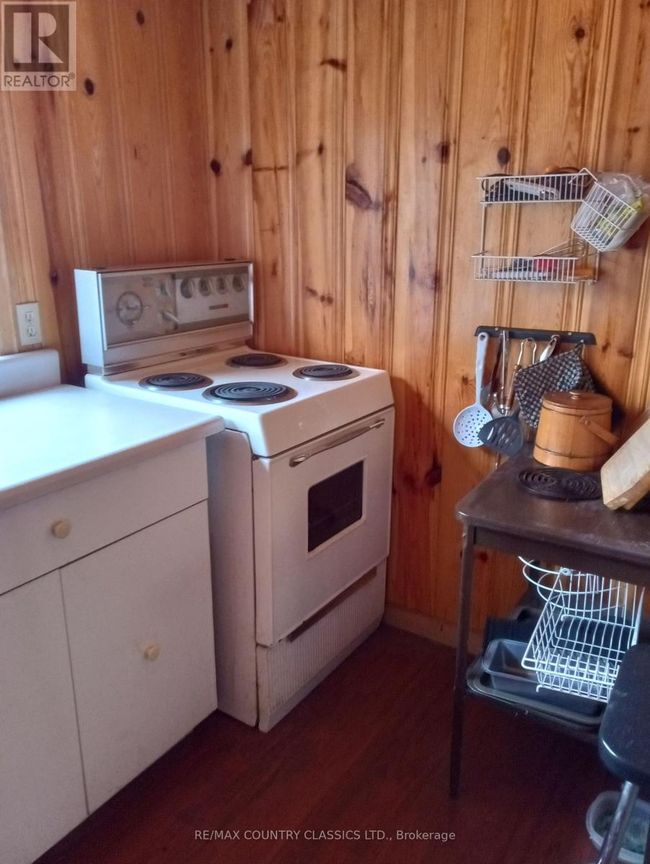 61 River Lane, House other with 4 bedrooms, 1 bathrooms and 6 parking in South Algonquin ON | Image 14