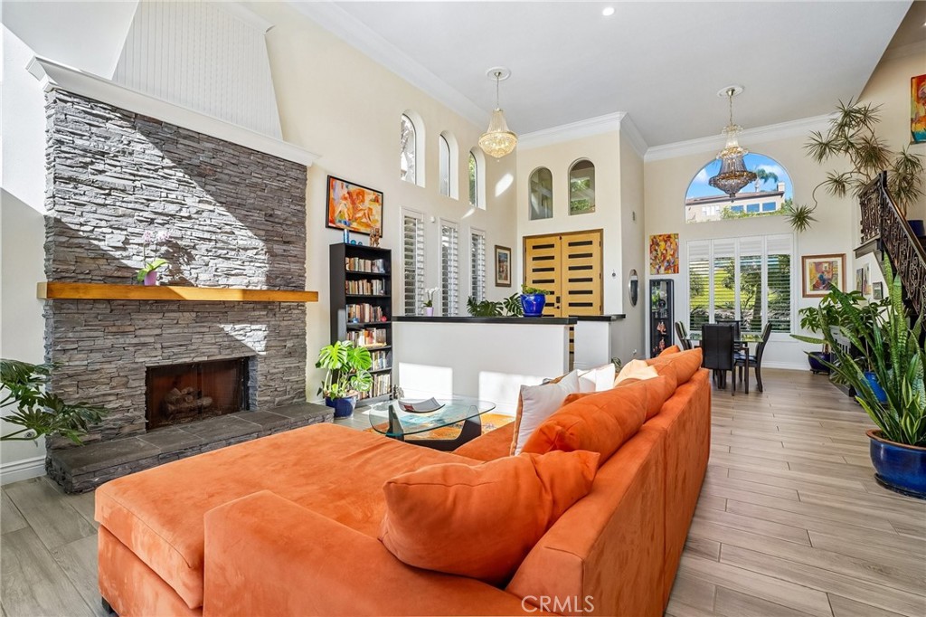 Residential in West Hills 4
