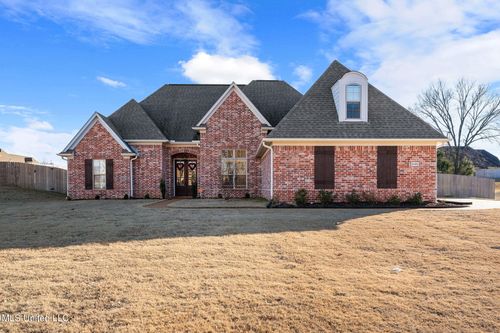 2123 College Rd, Southaven, MS, 38672-8142 | Card Image