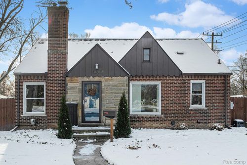 1404 E 14 Mile Rd, Royal Oak, MI, 48073-2015 | Card Image