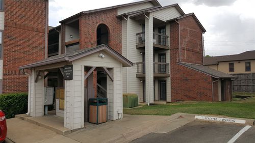 218 N Texas Blvd, Denton, TX, 76201-5630 | Card Image