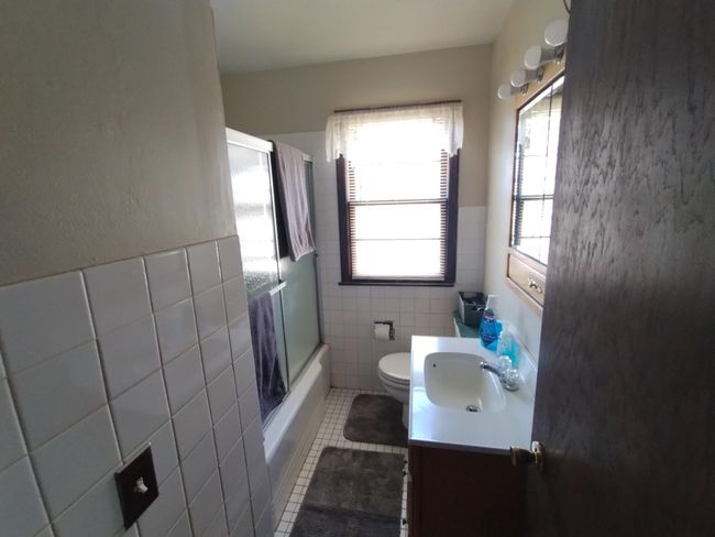 Main floor full bath | Image 16