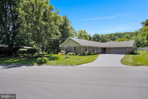 118 Sand Rd, HERSHEY, PA, 17033-2145 | Card Image