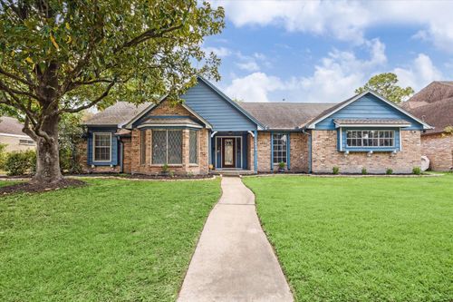 5639 Council Grove Ln, Houston, TX, 77088-5518 | Card Image