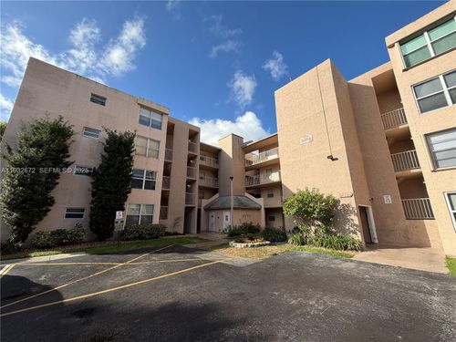 apt-201-9491 Evergreen Pl, Davie, FL, 33324-4302 | Card Image