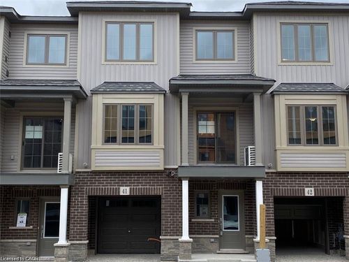 41-124 Compass Trail, Cambridge, ON, N3E0E3 | Card Image