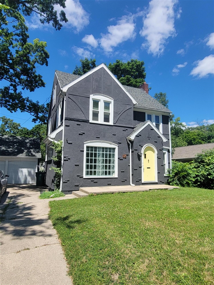 Grand River Ave, East Lansing, MI 48823