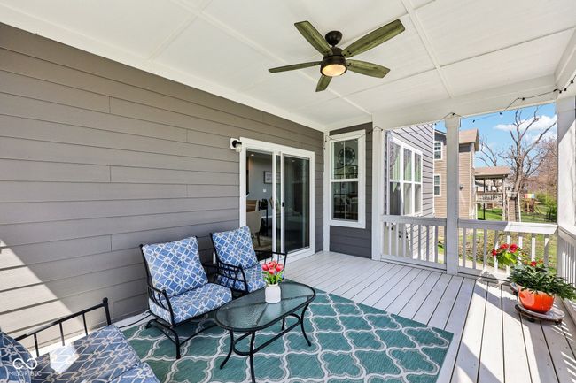 Screened in porch. | Image 30