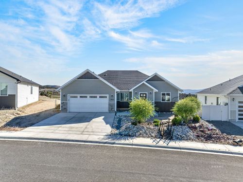 1826 Deerfield Way, Elko, NV, 89801-5472 | Card Image