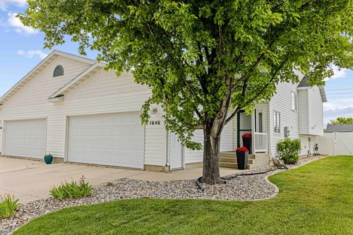 1646 19th Avenue E, West Fargo, ND, 58078 | Card Image