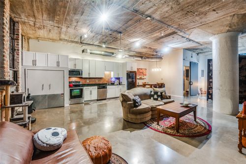 apt-621-1122 Jackson St, Dallas, TX, 75202-5217 | Card Image