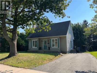 390 Mckenna Ave, House other with 3 bedrooms, 2 bathrooms and null parking in Miramichi NB | Image 2