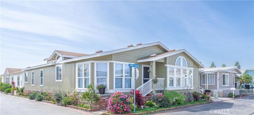 112 Crow Ln, Fountain Valley, CA, 92708-5704 | Card Image