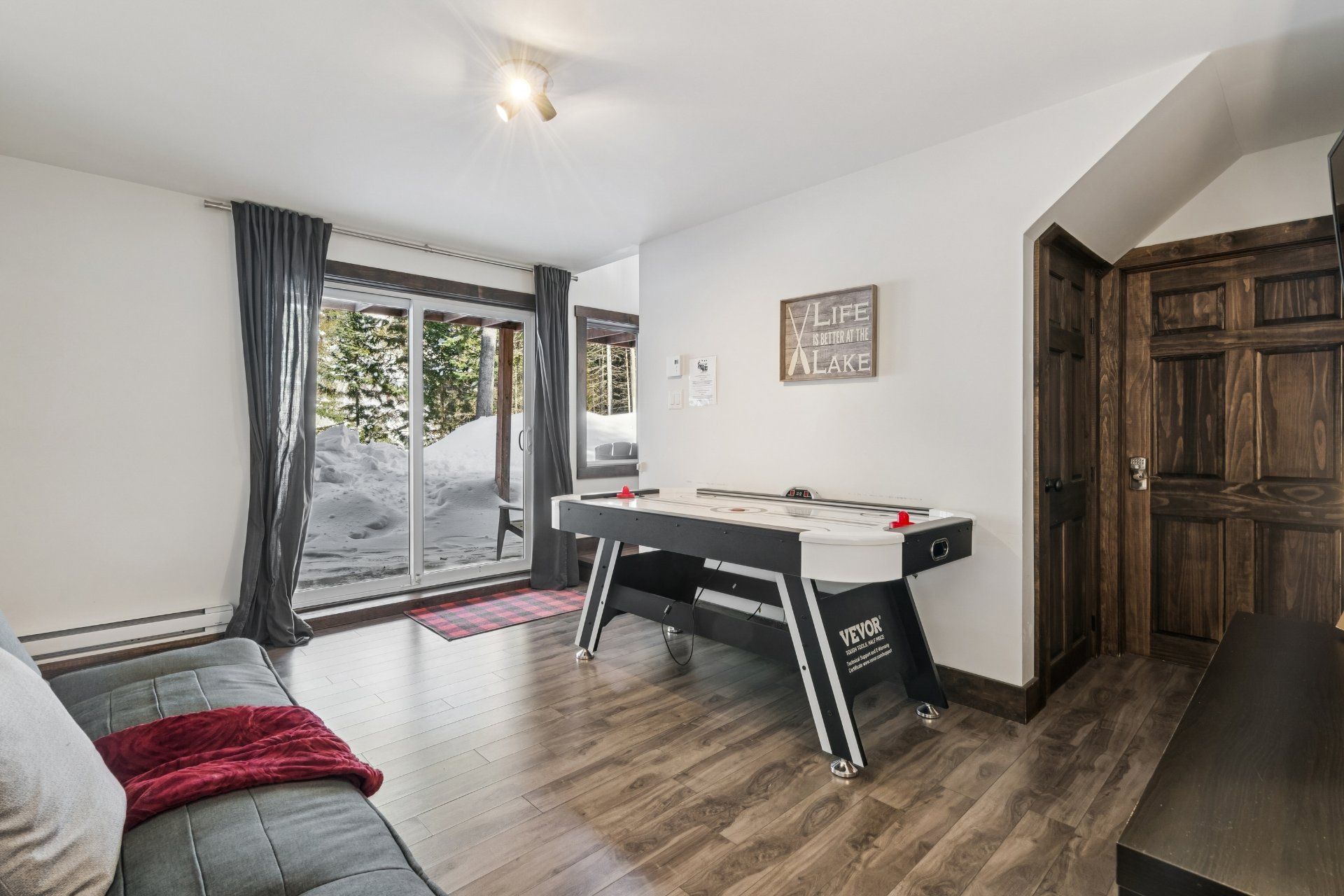 Residential in Saint-Adolphe-d'Howard 4