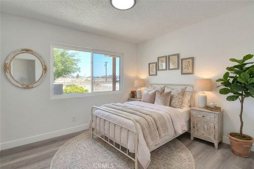 20916 Thunderbird Rd, Apple Valley, CA, 92307-3340 | Card Image