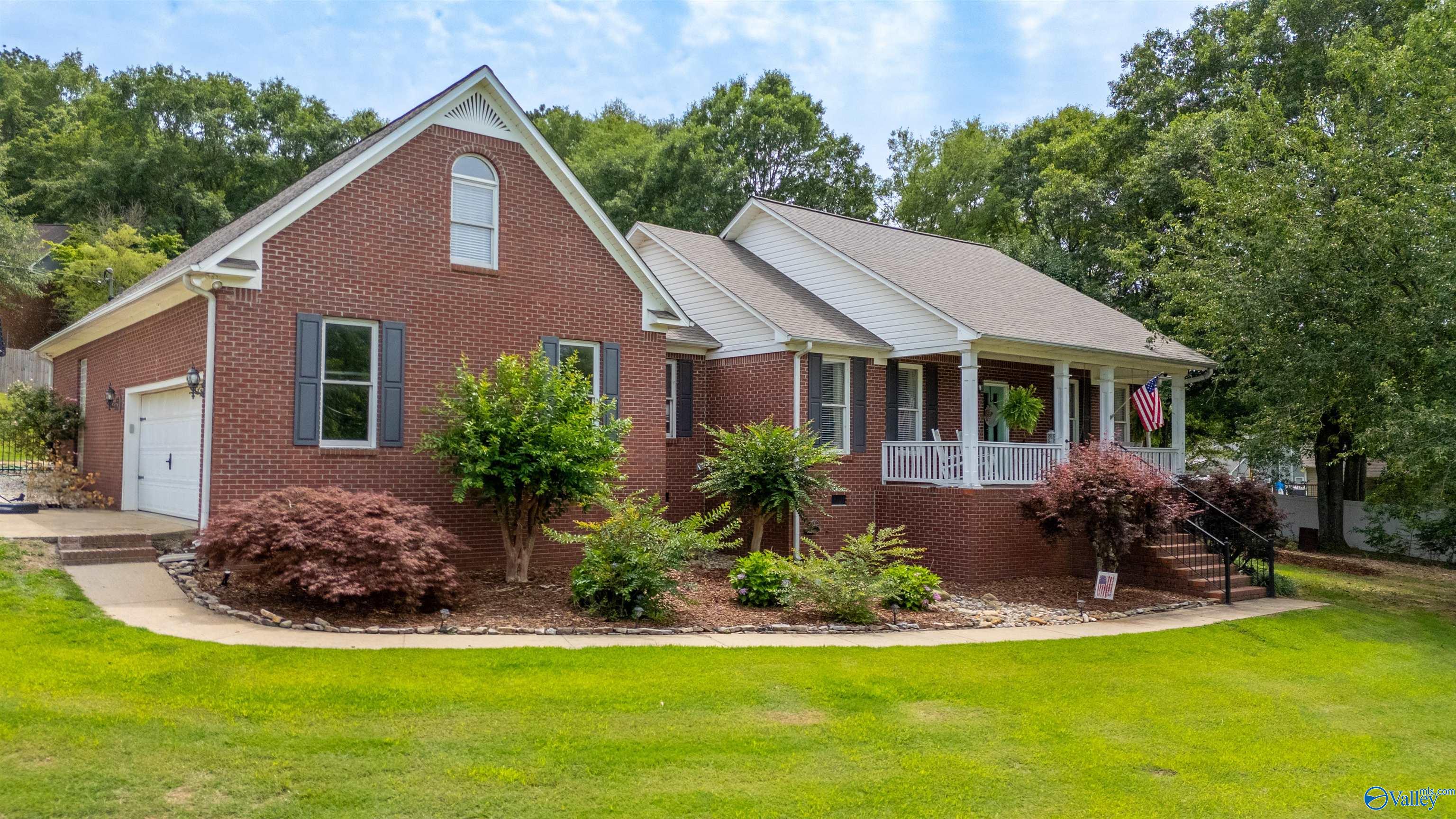 Berkley Ct, Gadsden, AL 35907