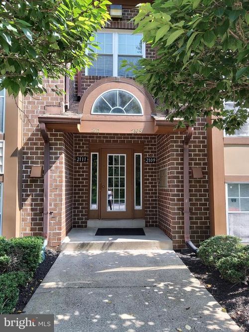 2109b-2109 Woodbox Ln, BALTIMORE, MD, 21209-5243 | Card Image
