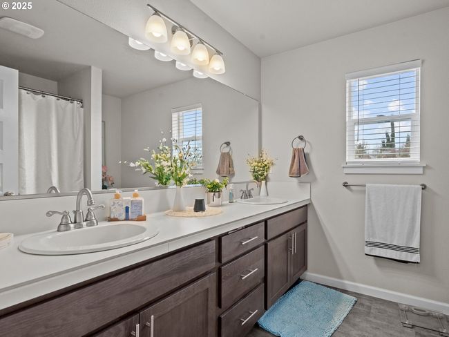 277 S 7 Th St, House other with 5 bedrooms, 3 bathrooms and 3 parking in Carlton OR | Image 37