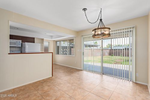 3623 E Montecito Ave, Phoenix, AZ, 85018-4050 | Card Image