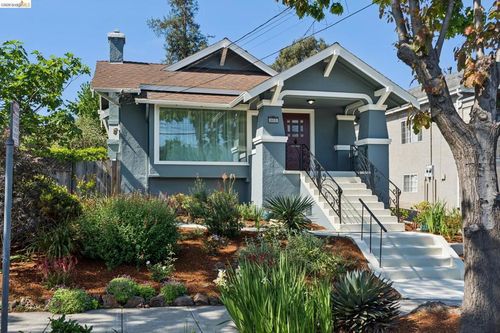 3631 Lyon Ave, Oakland, CA, 94601-3842 | Card Image