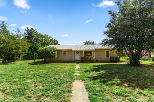 1915 Stadium Dr, Vernon, TX, 76384-4811 | Card Image