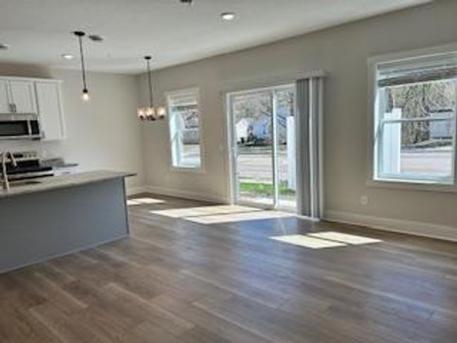 3405 Douglas Dr N, Townhouse with 3 bedrooms, 3 bathrooms and null parking in Crystal MN | Image 6