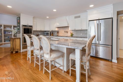 2-2737 E Arizona Biltmore Cir, Phoenix, AZ, 85016-2169 | Card Image
