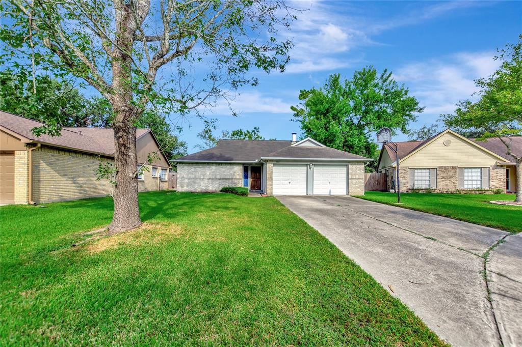 Foxtail Ct, League City, TX 77573
