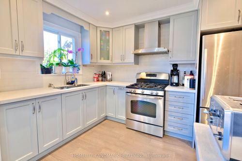 109 Tangmere Cres, Markham, ON, L3R6Y3 | Card Image