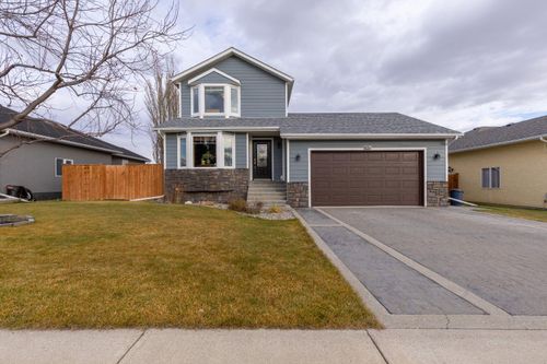 583 8 Ave W, Cardston, AB, T0K0K0 | Card Image