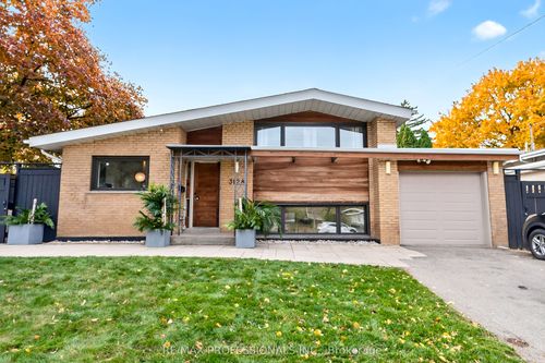 3128 Constitution Blvd, Mississauga, ON, L4Y2Z3 | Card Image