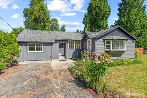 255 Douglas St, Longview, WA, 98632-1738 | Card Image