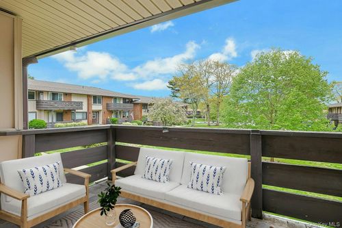 59-59 Sierra Vista Ln, Valley Cottage, NY, 10989-2701 | Card Image