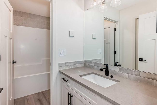 41 White Pelican Way, Home with 3 bedrooms, 2 bathrooms and 2 parking in Lomond AB | Image 12