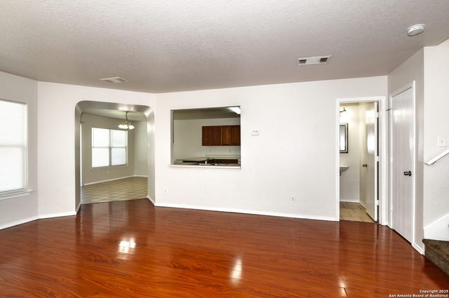 9042 Twinceek Farm, House other with 3 bedrooms, 3 bathrooms and null parking in Converse TX | Image 6