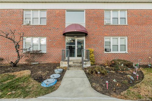 1b-15 Winchester Ave, Yonkers, NY, 10710-5824 | Card Image