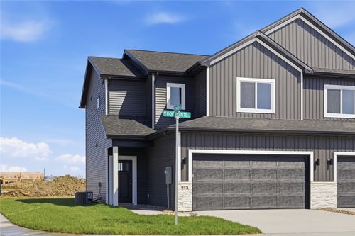 213 Ne Doe Pointe Ln, Ankeny, IA, 50021-7001 | Card Image
