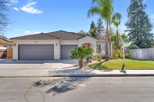 5671 W Athens Ave, Fresno, CA, 93722-2705 | Card Image