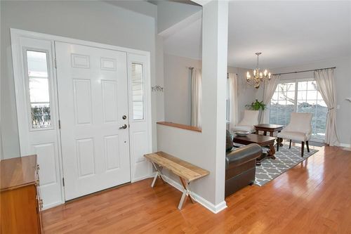 86 Hillcrest Ln, Peekskill, NY, 10566-6925 | Card Image