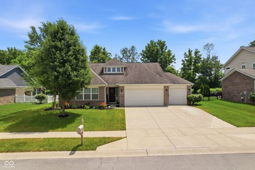 5551 W Turnbuckle Pl, Mccordsville, IN, 46055-5522 | Card Image