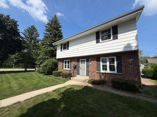 4934 N Mohawk Ave, GLENDALE, WI, 53217-5435 | Card Image