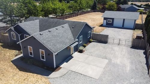 8603 194th Ave Sw, Rochester, WA, 98579-8628 | Card Image