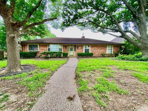 223 Woodcrest Dr, Richardson, TX, 75080-2038 | Card Image