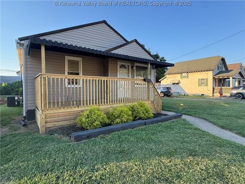 4328 Hughes St, Huntington, WV, 25704-1827 | Card Image