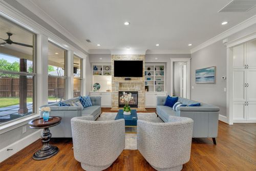 6811 Deloache Ave, Dallas, TX, 75225-2512 | Card Image