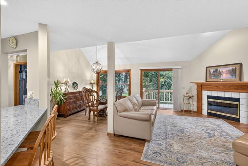 d-15710 26th Ave N, Plymouth, MN, 55447-5631 | Card Image