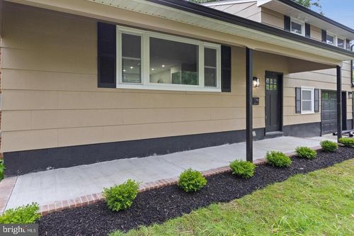 6 Ryan Rd, Cranbury, NJ, 08512-3314 | Card Image