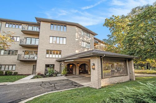 410-4040 Greenleaf Cir, Kalamazoo, MI, 49008-2524 | Card Image